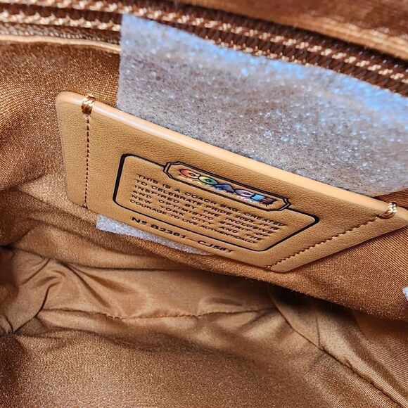 NWT Coach CJ581 MEN'S Sullivan Pack In Rainbow Signature Canvas - Picture 7 of 7